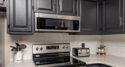 Willowdale Cottage * Hot Tub * Close to Attractions
