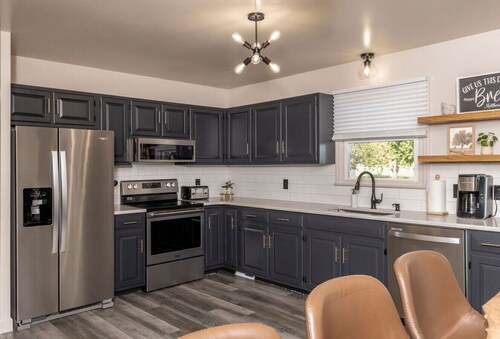 Willowdale Cottage * Hot Tub * Close to Attractions