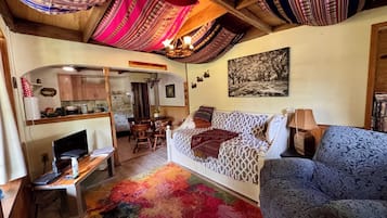 Smart TV, fireplace, DVD player