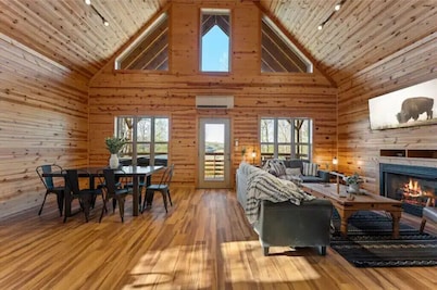 Jasper Cabin w/ Hot Tub, Fire Pit & Mtn Views
