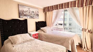 4 bedrooms, free WiFi, bed sheets, wheelchair access