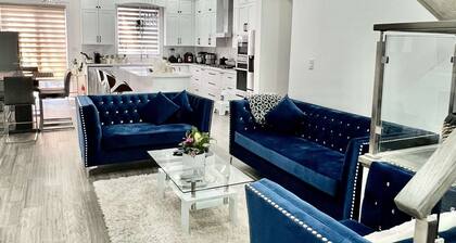 A tasteful Brand New House - 10 Minutes to Bluffs beach.