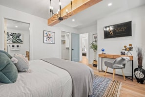 3 habitaciones, escritorio, tabla de planchar con plancha y wifi gratis