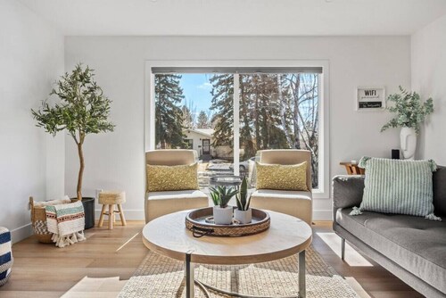 The Duke| Spacious | Upscale | Close to DT