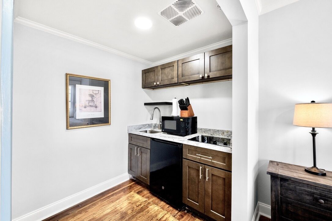 Private Studio Getaway in the Heart of Downtown!