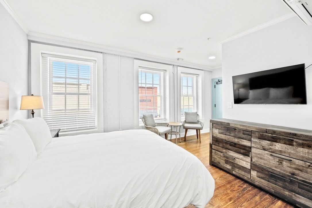 Private Studio Getaway in the Heart of Downtown!