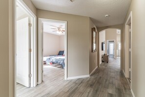 3 camere, culla da viaggio, Wi-Fi gratuito, lenzuola