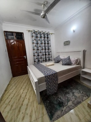 2 bedrooms, WiFi, bed sheets