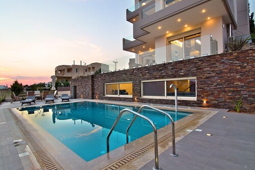 Villa Nelmar, Luxury Villas in Anavyssos