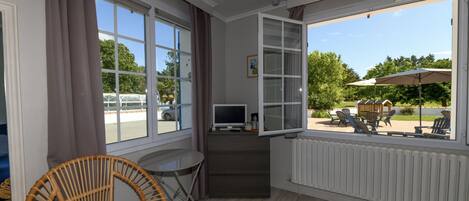 1 chambre, lit parapluie, Wi-Fi, draps fournis