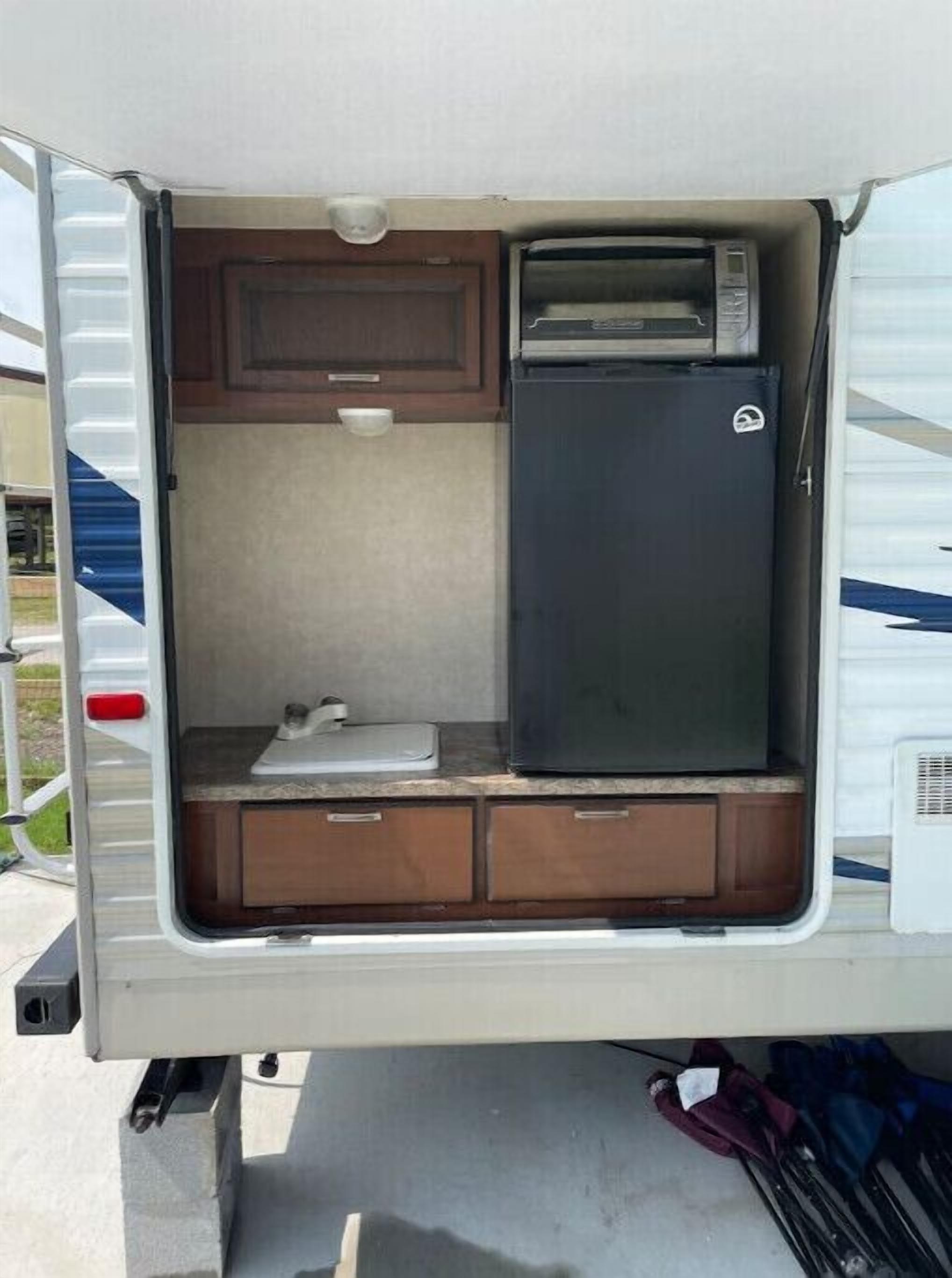 Glamping! Clean, Wi-Fi, A/C, SmartTV, water-view