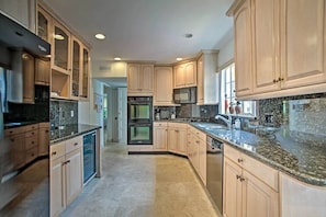 Private kitchen - Multi-Million Dollar Waterfront Villa (Fort Lauderdale)