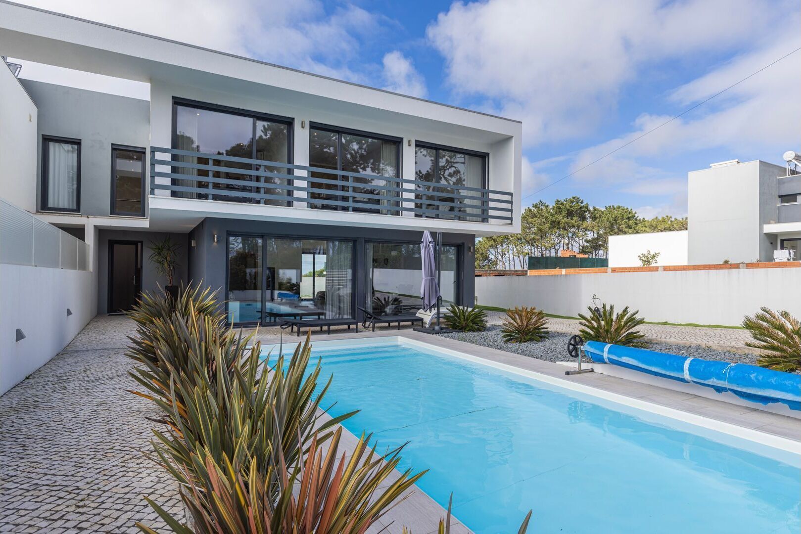 Sunny Paradise W/ Pool by LovelyStay