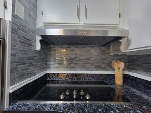 Fridge, microwave, oven, stovetop - Chickasaw Landing (Chickasaw)