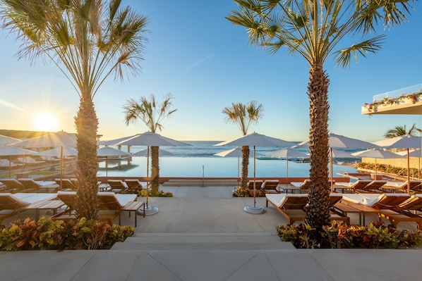 Outdoor pool - Grand Velas Boutique Hotel - Adults Only - All Inclusive (Cabo San Lucas)