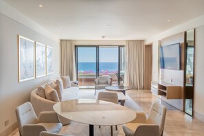 Premium bedding, down duvets, minibar, in-room safe - Grand Velas Boutique Hotel - Adults Only - All Inclusive (Cabo San Lucas)