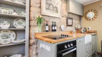Fridge, dishwasher, electric kettle, toaster