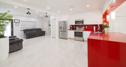 Modern Retreat • Near MIA & South Beach • BBQ