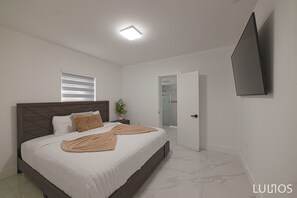 6 bedrooms, iron/ironing board, WiFi, bed sheets