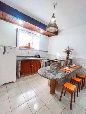 Minibar, muebles diferentes y wifi gratis 