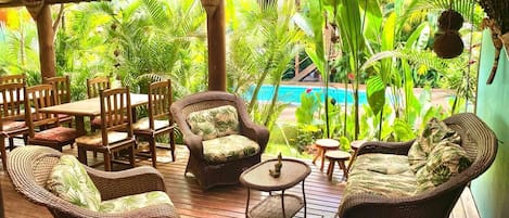 28-Zoll-Smart-TV mit Digitalempfang, Fernseher, Netflix