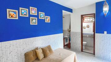 Minibar, muebles diferentes y wifi gratis