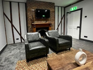 Deluxe House | Living area - Gorgeous Hasting House (Hastings)