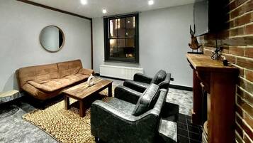 Deluxe House | Living area