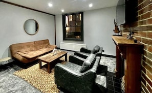 Deluxe House | Living area - Gorgeous Hasting House (Hastings)