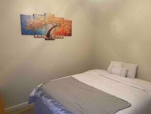 3 bedrooms, desk, free WiFi