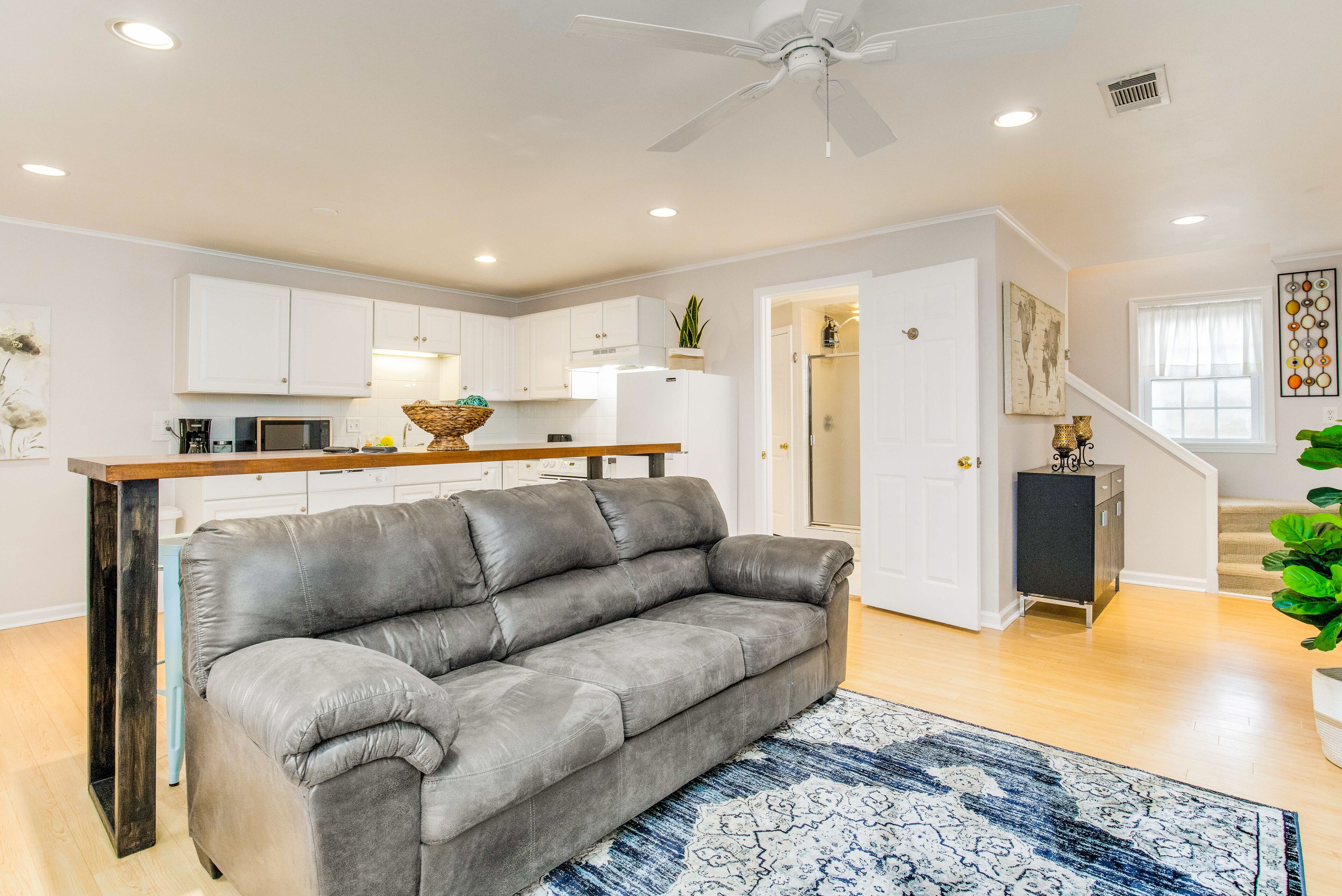 The Mallory - 🪴Courtyard, 📚Office Nook, 2️⃣ Houses