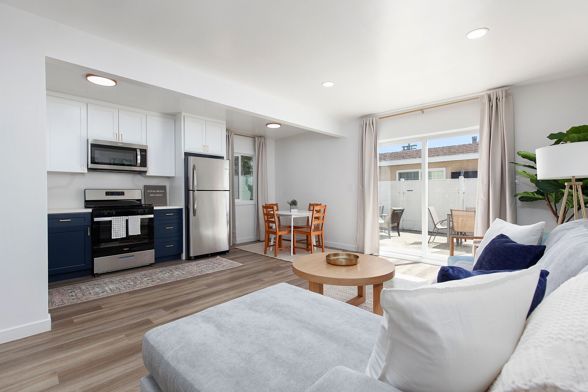 Brand NEW Unit - Close to Beach, Cafes, Restaurants and More!
