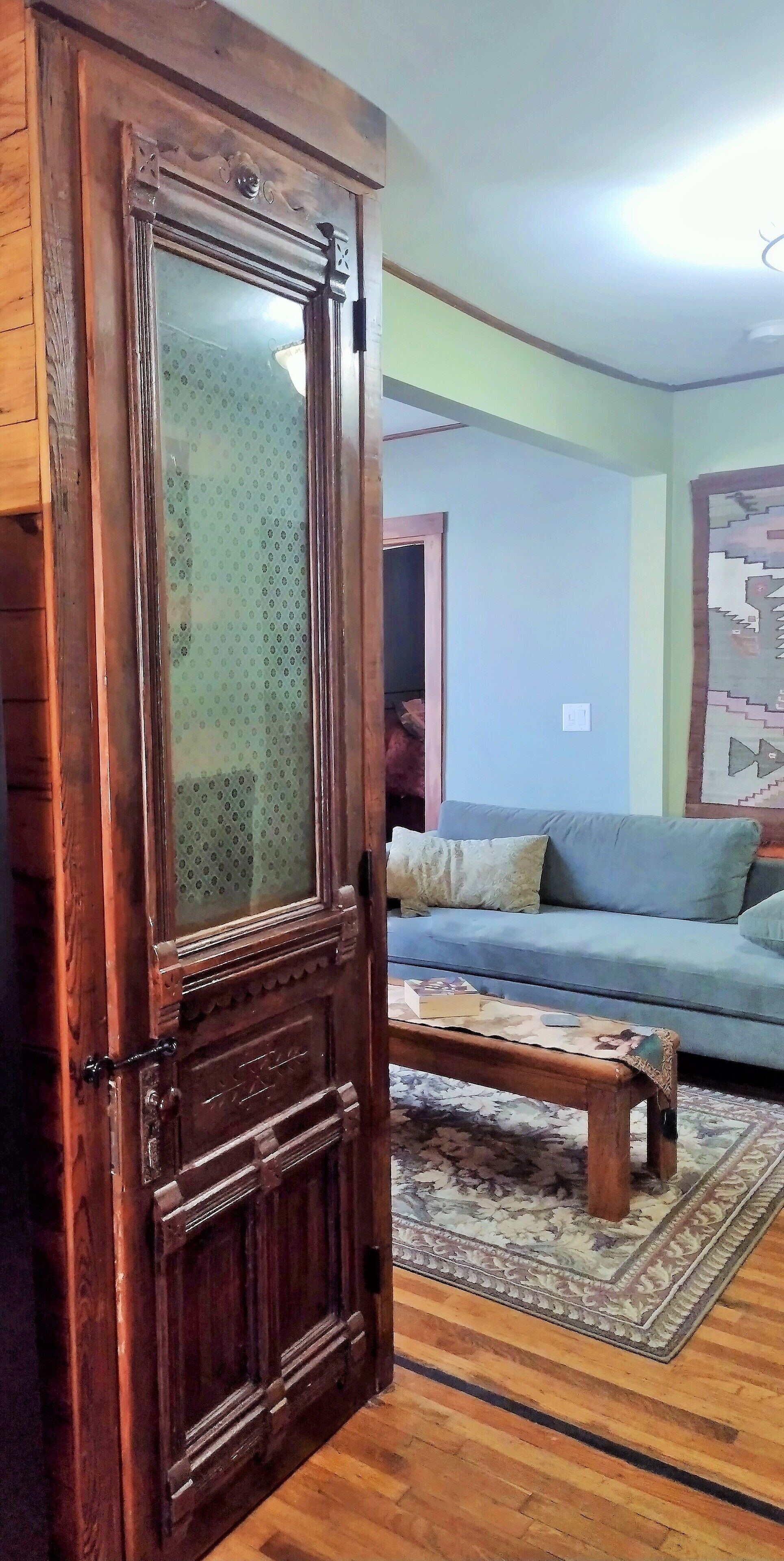 The Hendry House. Beautiful Historic House!