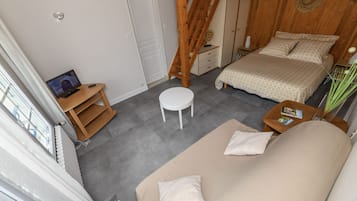 1 habitación, wifi y ropa de cama
