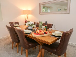Dining - Brewers Cottage (Looe)