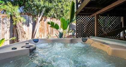 Chic Kensington Home | Hot Tub & Canyon Views