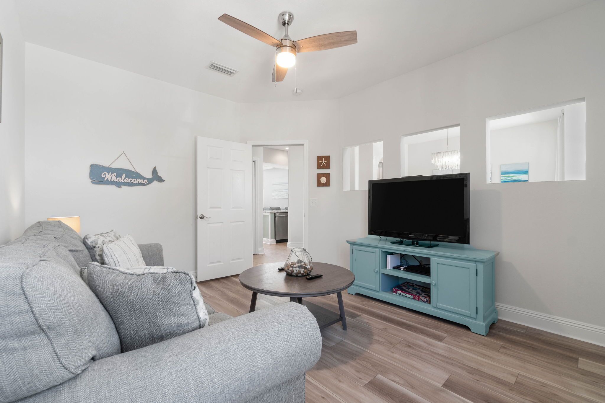 "Beach Bliss" sleeps 12- poolside townhouse