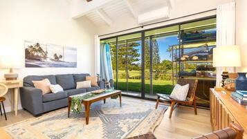 Condo | Front of property