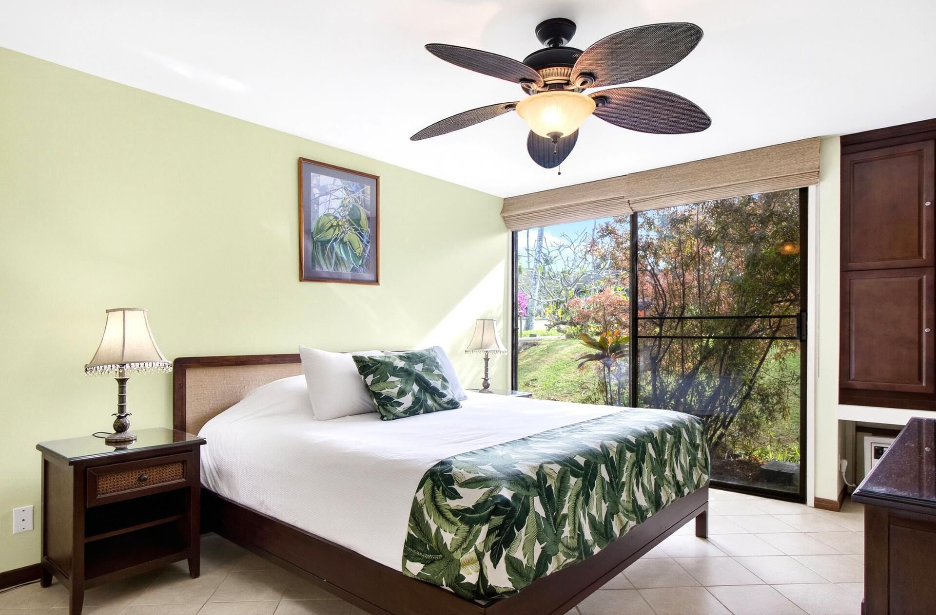 1 bilik tidur, seterika/papan seterika, cadar katil 