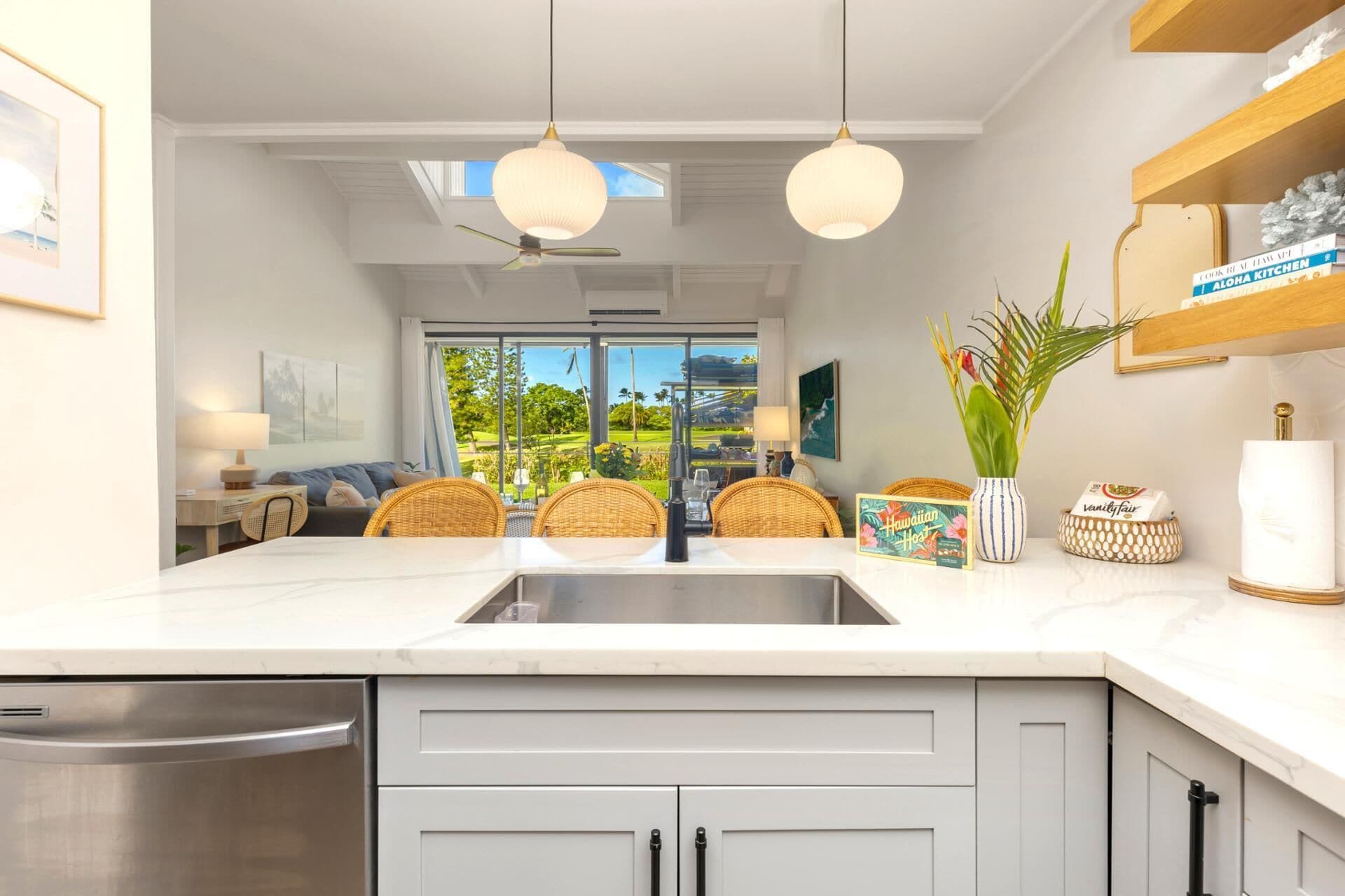 Condo | Private kitchen | Fridge, microwave, oven, coffee/tea maker