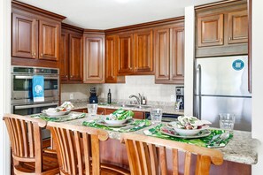 公寓客房 (1 Bedroom) | 私人廚房 | 雪櫃、微波爐、焗爐、咖啡機/沖茶器