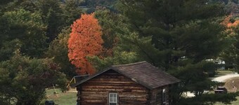 Cabin with breathtaking views of the mountain