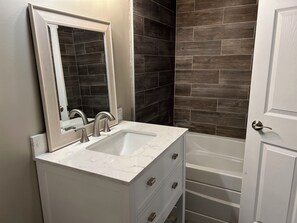 Shower, hair dryer, towels, soap - Peaceful luxury honeymoon suite, ten mile view! Large hottub, on working ranch (elizabeth)