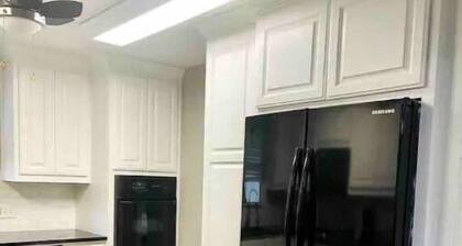 Lavish Living on Monroe