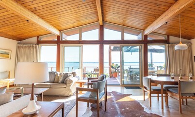 Newly Renovated Luxury Lake Front Cottage with Private Dock and boat lift