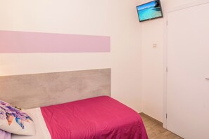 2 Schlafzimmer, Schreibtisch, Bügeleisen/Bügelbrett, kostenloses WLAN