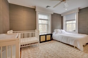4 chambres, lit parapluie, accès Internet, draps fournis