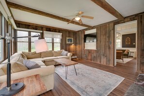 TV, fireplace, books - Historic Waterfront Retreat w/ Grill in Hagerstown (Hagerstown)