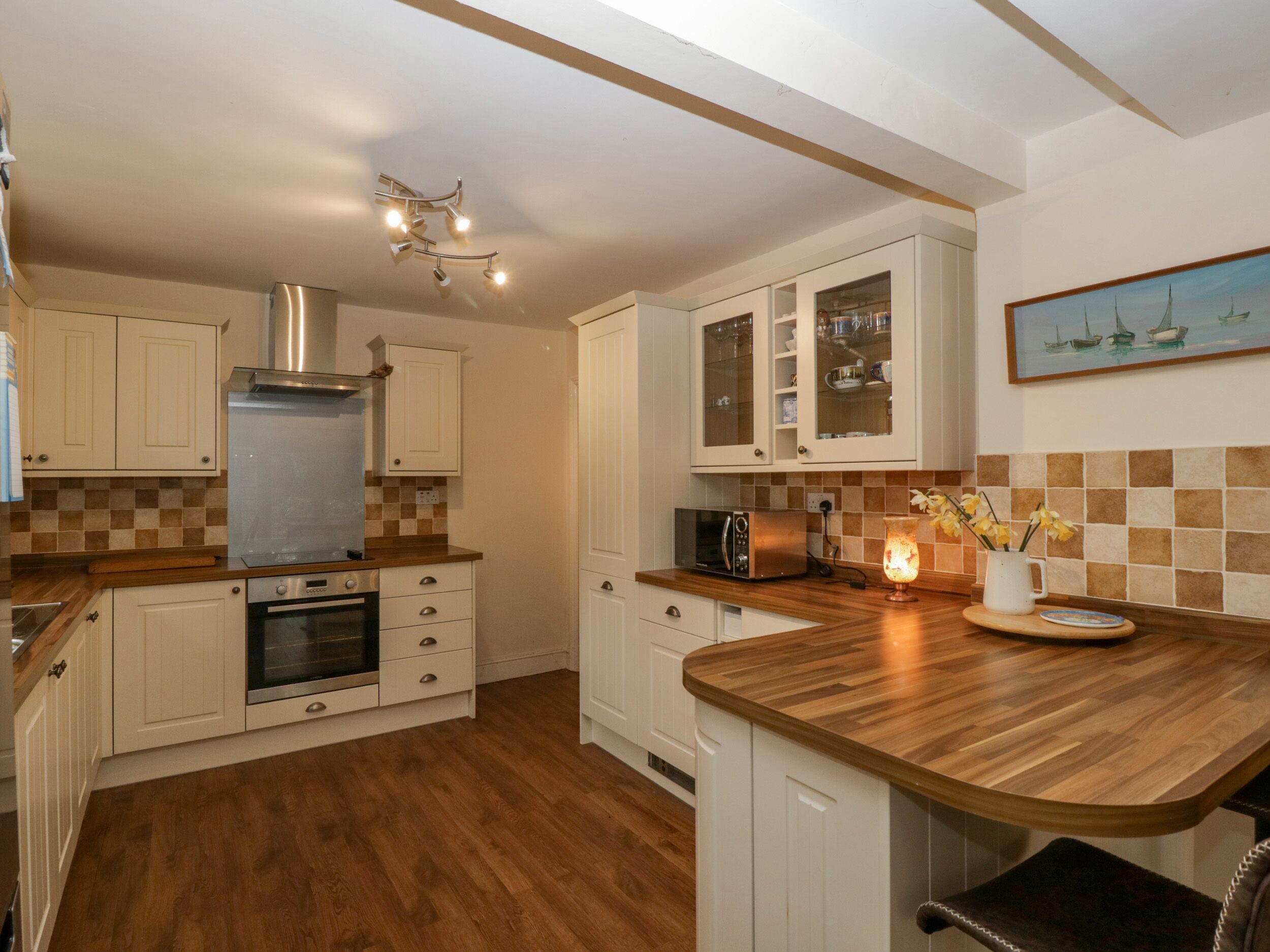 電冰箱、洗碗機、電熱水壺、烤麵包機