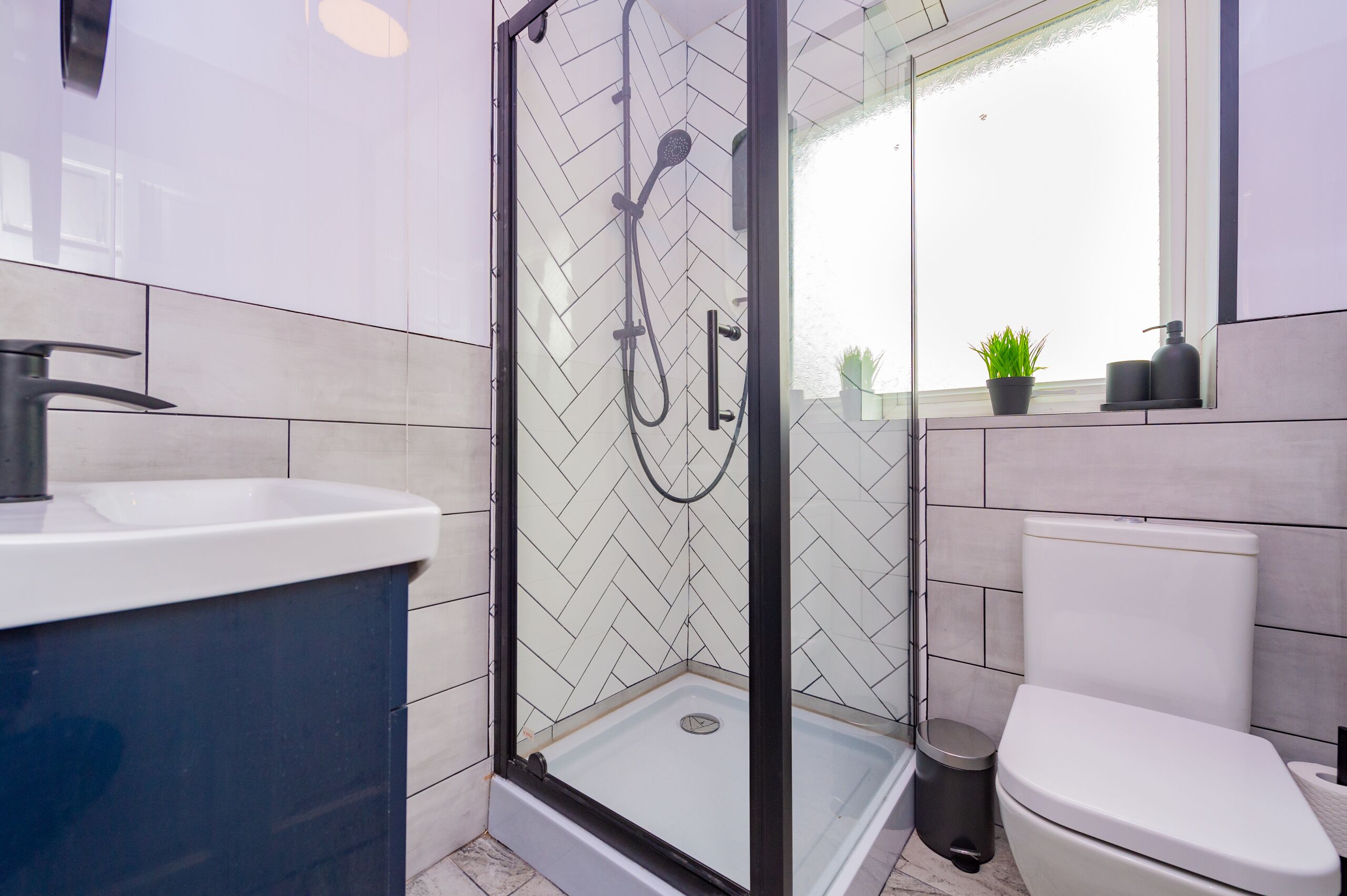 Deluxe Studio Annexe - En-Suite Shower - Heswall